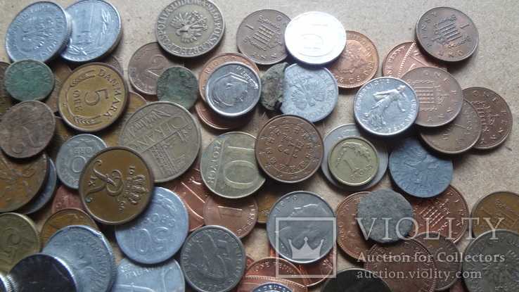 Большая Гора иностранных монет без наших. 357 штук, фото №7