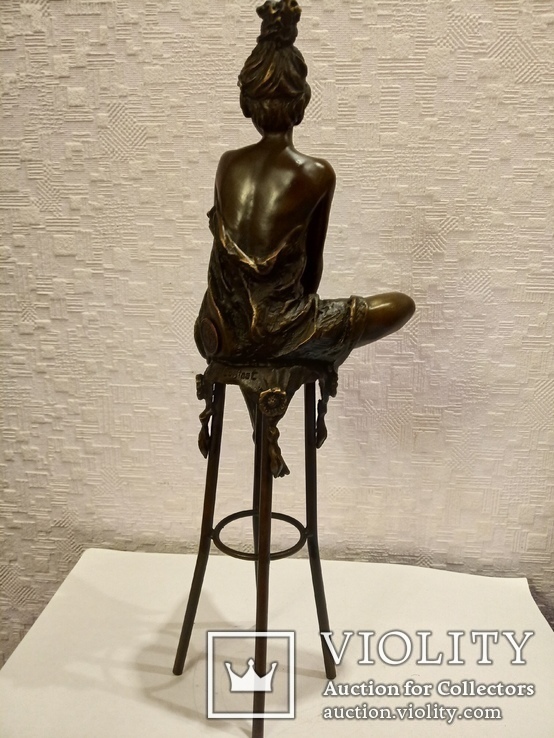 Бронзовая статуэтка "5, Девушка на стуле"- бронза, латунь., фото №6