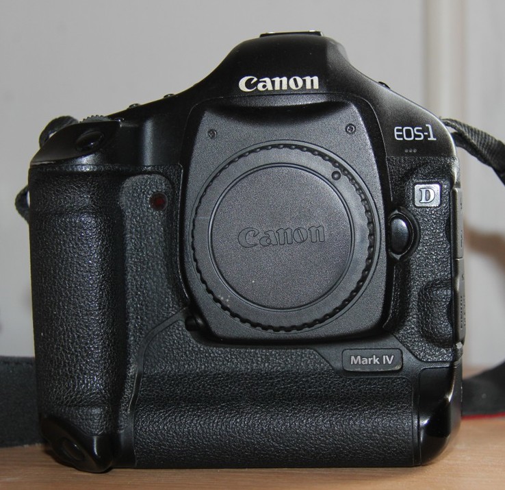 Профессиональный Зеркальный фотоаппарат Canon EOS 1D Mark IV Body, photo number 2