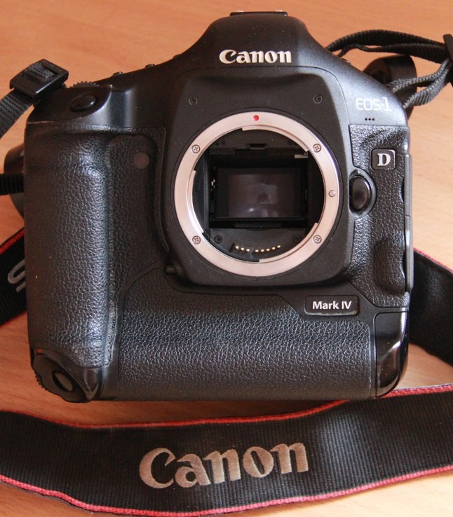 Профессиональный Зеркальный фотоаппарат Canon EOS 1D Mark IV Body, photo number 4