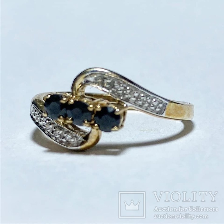Золотое кольцо с 3-мя сапфирами и бриллиантами, фото №2