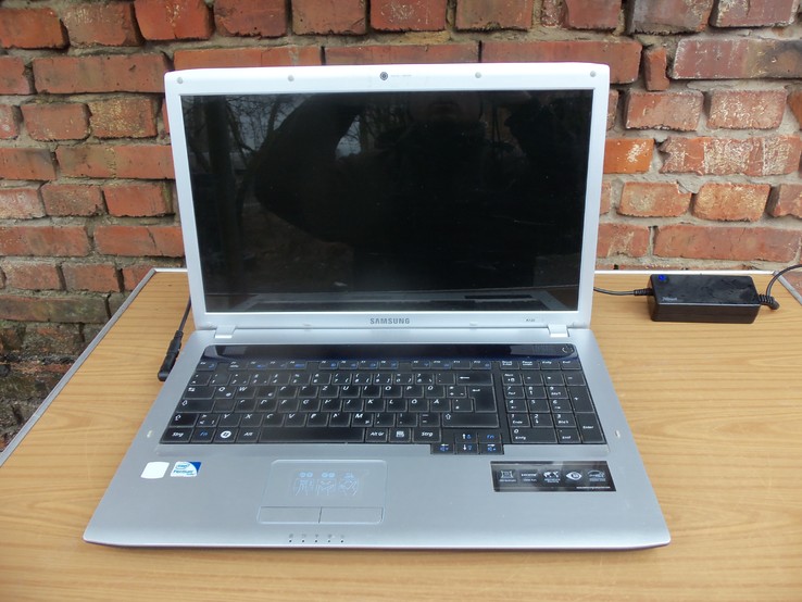 Ноутбук SAMSUNG NP-R730 DUAL-core CPU T4500 2*2.30GHz з Німеччини, numer zdjęcia 2