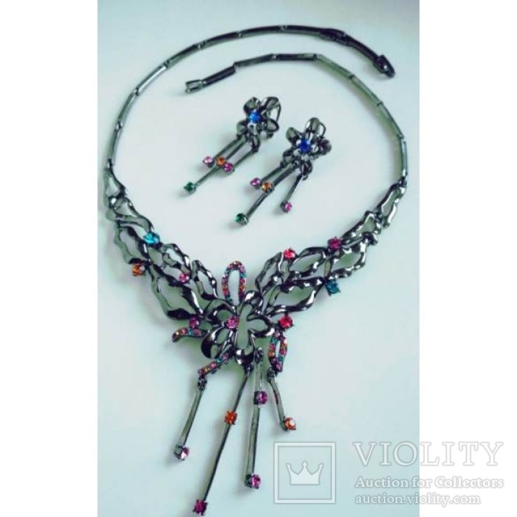 Черненый набор украшений, серьги и ожерелье, с разноцветными камнями