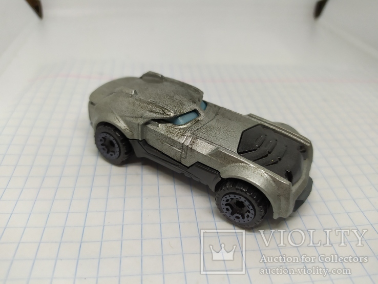 Машинка Hot Wheels Armored Batman. Металл