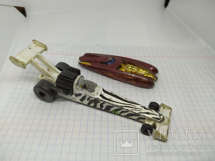 Две Машинки 1993 и 2002 Hot Wheels . Металл