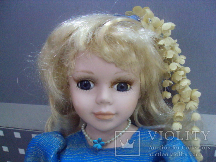 Фарфоровая кукла в голубом платье 43 см, фото №4