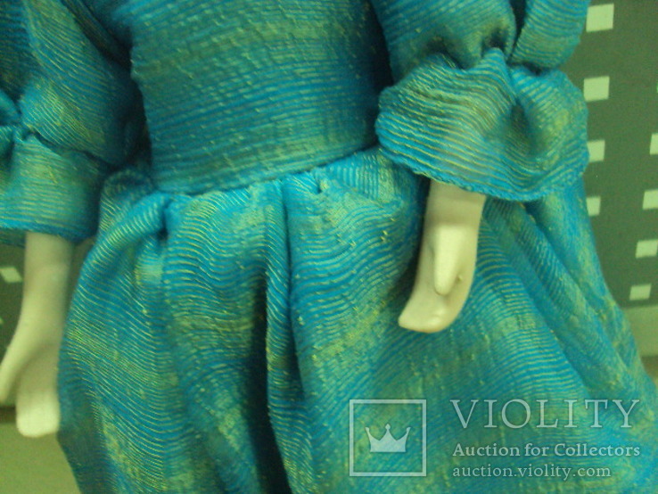 Фарфоровая кукла в голубом платье 43 см, фото №6