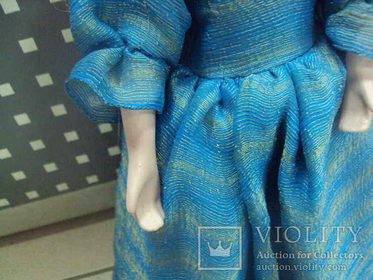 Фарфоровая кукла в голубом платье 43 см, фото №7