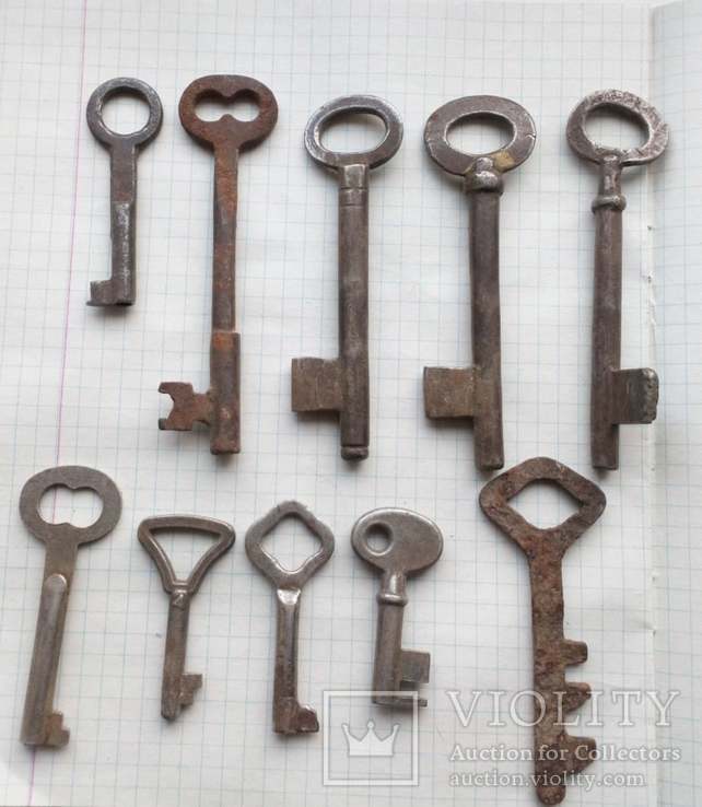 Ключи от замков 10 шт.
