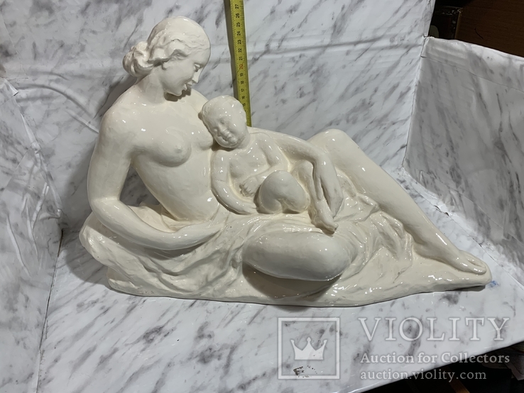 Композиция «Счастливое материнство»- авторская работа чешского скульптора Jan Trisha, фото №2