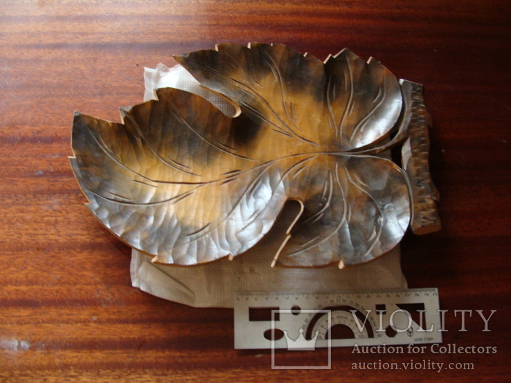 Красивая деревянная конфетница в виде листа, фото №3