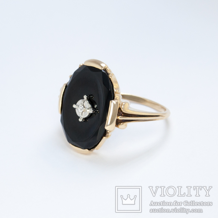 Золотое кольцо-печатка с черным агатом и бриллиантом, фото №2