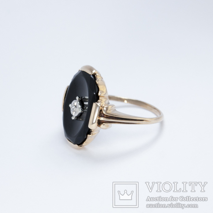 Золотое кольцо-печатка с черным агатом и бриллиантом, фото №3