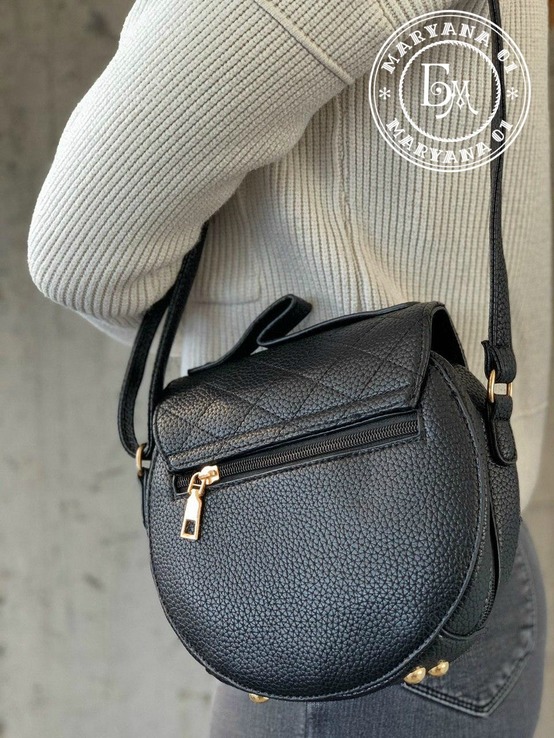 Стильная круглая сумка кросс-боди черная, фото №10