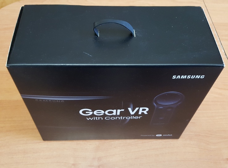 Очки виртуальной реальности Samsung Gear VR с контроллером, фото №8