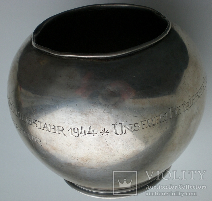 Puchar srebrny 166 g 900-karatowego \"... w 1944 roku wojny...\", numer zdjęcia 2