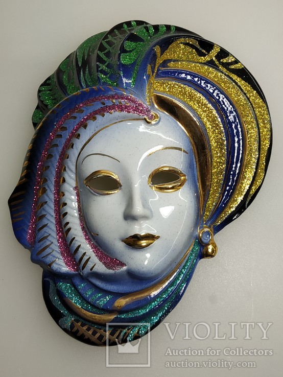 Декоративная венецианская маска