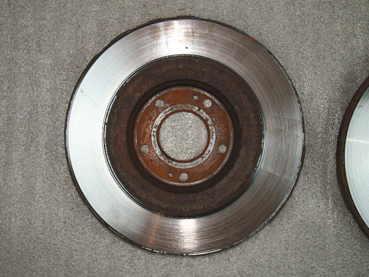 Передние тормозные диски на авто HYUNDAI SANTA FE 2013 - 2019 года, фото №5