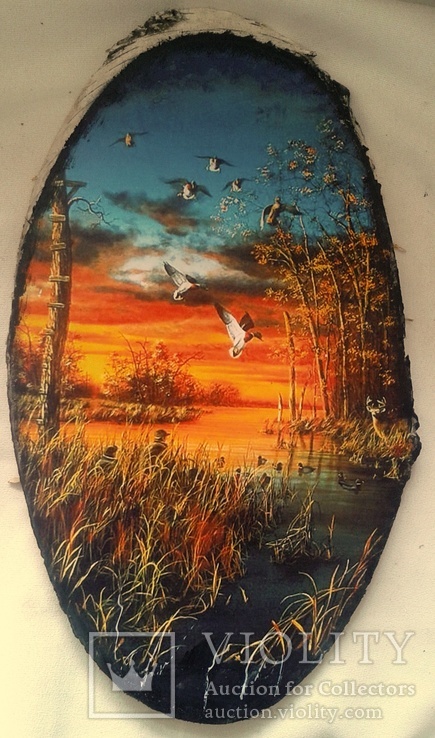 Картина на срезе дерева   "Утки над озером"