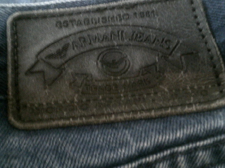 Armani - фирменные джинсы с ремнем разм.31, фото №9