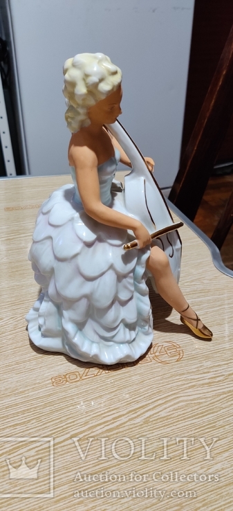 Девушка с виолончелью Германия, фото №5