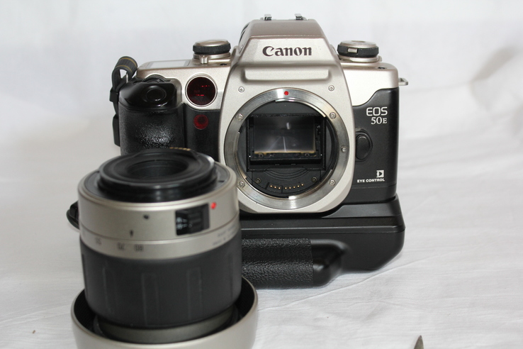 Фотоаппарат CANON 50E(бустер canon BP 50,объектив Tamron 3.5-5.6/28-80мм.бленда), фото №9