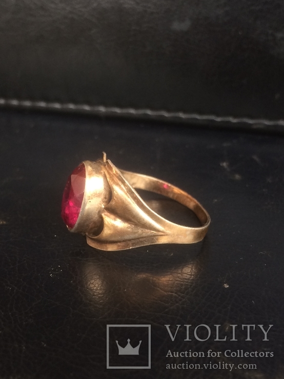 Перстень с красным камнем в позолоте 875, фото №4