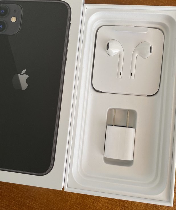 Новые наушники с комплекта EarPods Lightning от iPhone 11