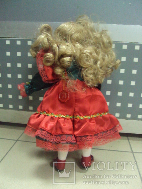 Фарфоровая кукла в красном платье 30 см, фото №4