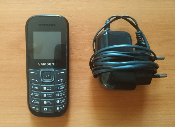 Телефон SAMSUNG GT-E1200, photo number 2