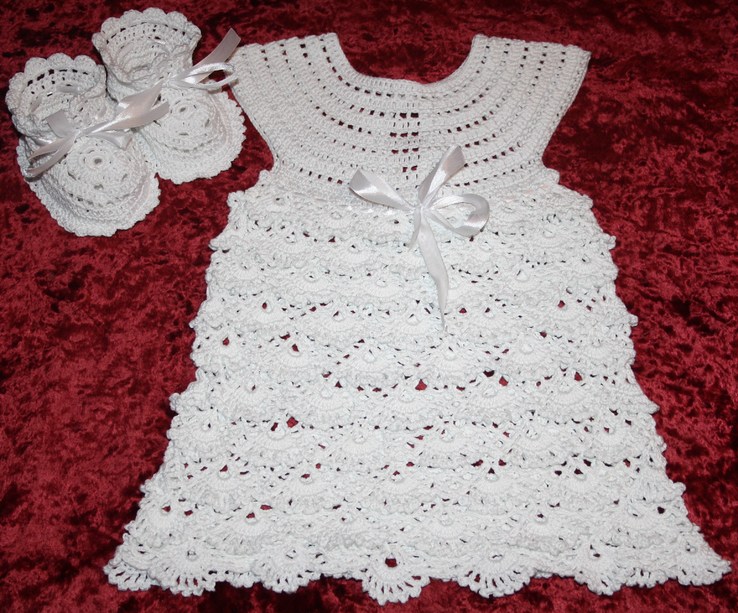 Ажурное платье и пинетки(вязанное крючком) для девочки от 6-ти месяцев, фото №2