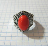 Кольцо с кораллово-красной вставкой, фото №3