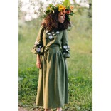 Плаття кольору хакі з вишивкою D39 2250 грн., фото №2