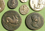 Золотые и бронзовые монеты античности. Копии, без стекла, 31х21см., фото №10