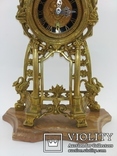 Механічний настільний годинник на мармуровій підставці "Дитя з орлом" арт. 0391, фото №6