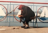 Фото (15*8 см.) фотохуд. Топалова Г.П. "Бабушка ловит бычков", 80-е - 90-е г.г.., фото №3