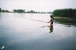 Рыбаки / Женщина ловит на удочку, фото №3
