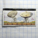Марка со спутниковыми тарелками Angola, фото №3