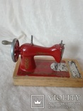 Детская швейная машинка из СССР, фото №2