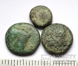 Лот з 3-х античних бронзових монет (04), фото №3