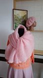 Вязаный шарф-палантин и берет женские - Розовое сияние, фото №2