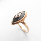 Золотое кольцо с натуральным ониксом и бриллиантом, фото №2