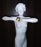  СтатуэткаОбнаженная с шаром Розенталь. H-45cm., фото №2
