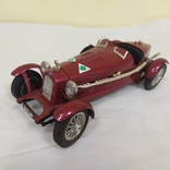 Модель автомобиля Alfa Romeo 2300 Monza. Bburago. 1/18, фото №7