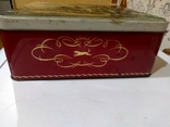 Коробка жестяная старая assorted biskuits англия 21х24 см, фото №5