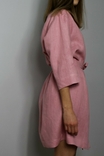 Жіночий лляний халат ніжного рожевого відтінку, фото №3