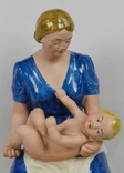 Статуэтка Мама с ребенком на руках. Полонное. Высота 32,5 см, фото №4