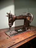 Антикварная швейная машинка Minerva (1883-1891 года выпуска), фото №3