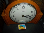 Настольные механические часы в деревянном корпусе СССР на ходу, фото №6