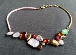 Ожерелье ассиметричное с разноцветными камушками. Бижутерия, фото №2